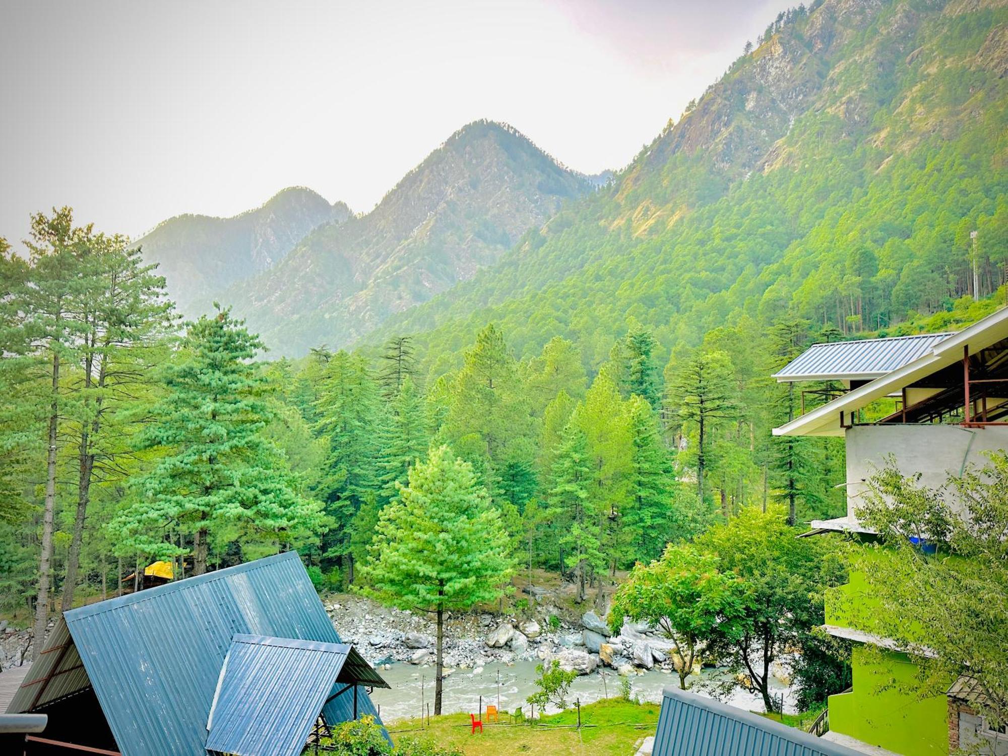 Hotel Vansh-A Hotel With Private Lawn And Parking Kasol Exterior photo